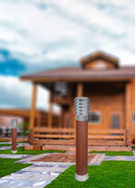 Stalp de iluminat ornamental pentru gradina echipat, galvanizat, 0.85ml, LED, 8.5W, 4000K, dimabil, insertie lemn brun, Norlys, Alta