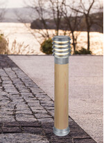 Stalp de iluminat ornamental pentru gradina echipat, galvanizat, 0.85ml, LED, 8.5W, 4000K, insertie lemn natural, Norlys, Alta